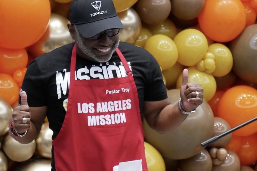 Easter In Downtown Brings Hot Meals, Basic Necessities and Celebrity Volunteers to the LA Mission