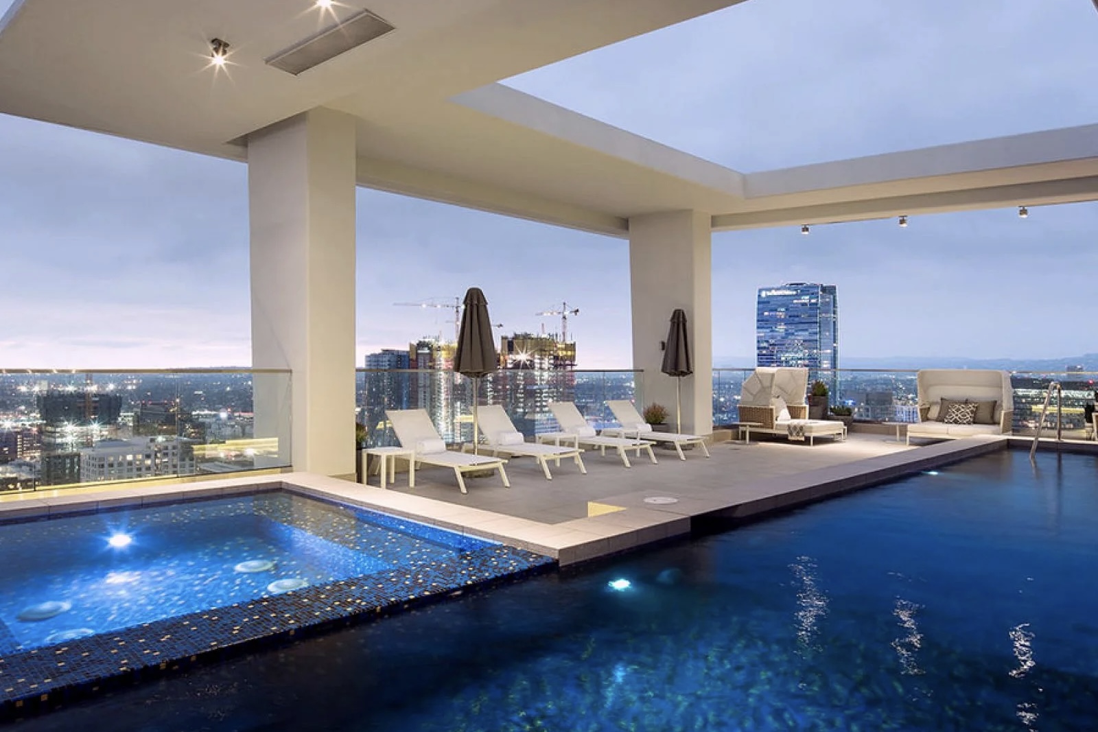 10 Greatest DTLA Rooftop Pools Making a Splash