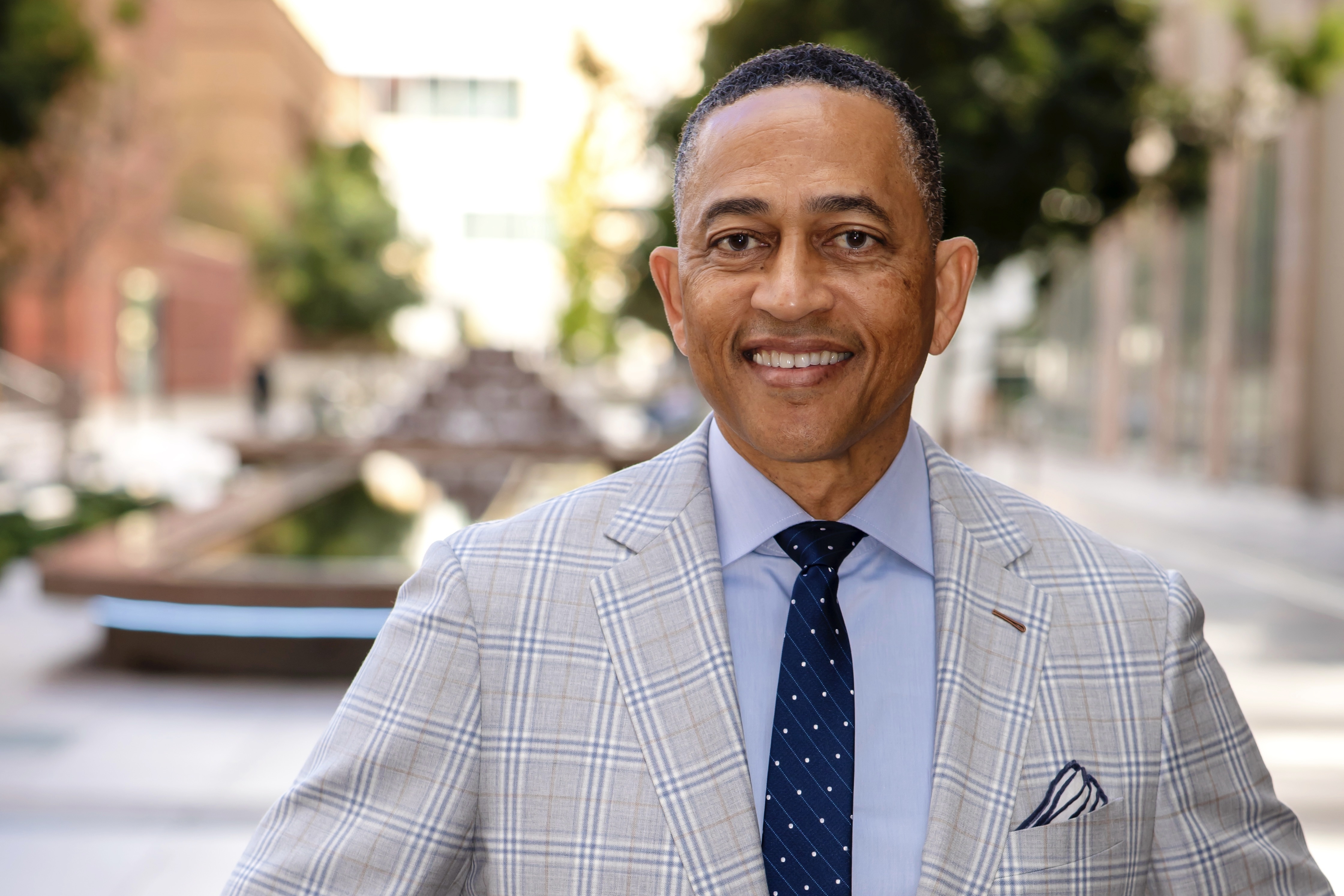 Tailored for Greatness: The Fashion Mastery of Dion Julian Lattimore
