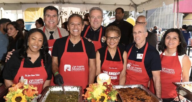 Here's where you can find free Thanksgiving meals