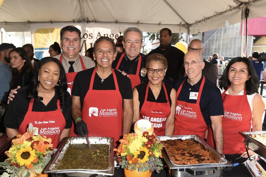1000s of Turkeys: Here’s Where to Find Free Thanksgiving Meals in Downtown Los Angeles
