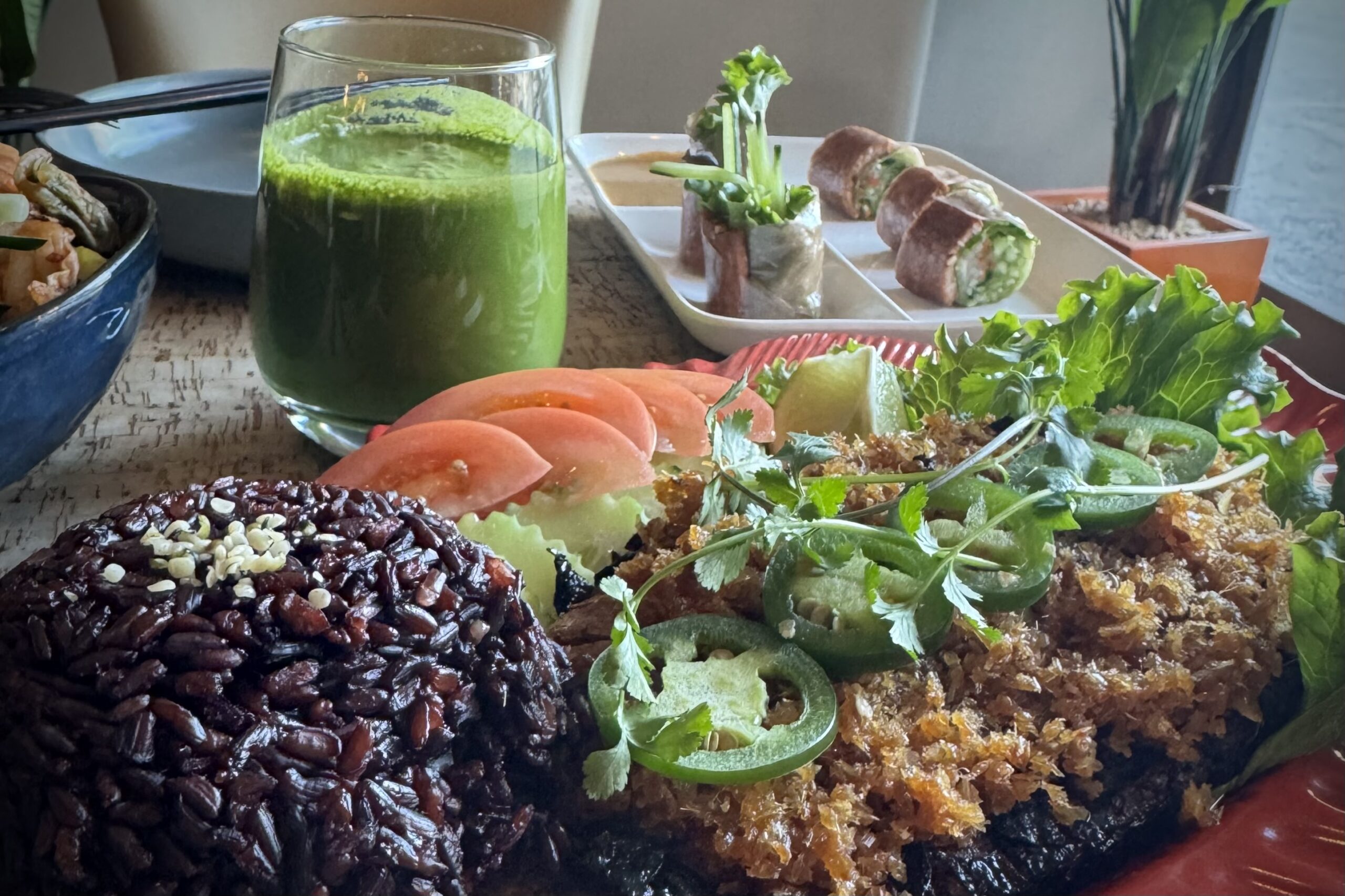 Eating to Live: Âu Lạc on Bunker Hill – Downtown LA’s Healthy Vegan Haven