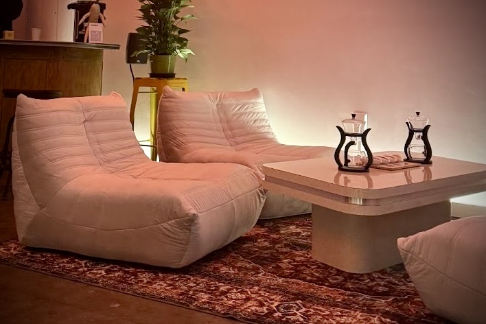 Behind Closed Doors, Bu  Tea Den in DTLA Offers More Than Just a Sip