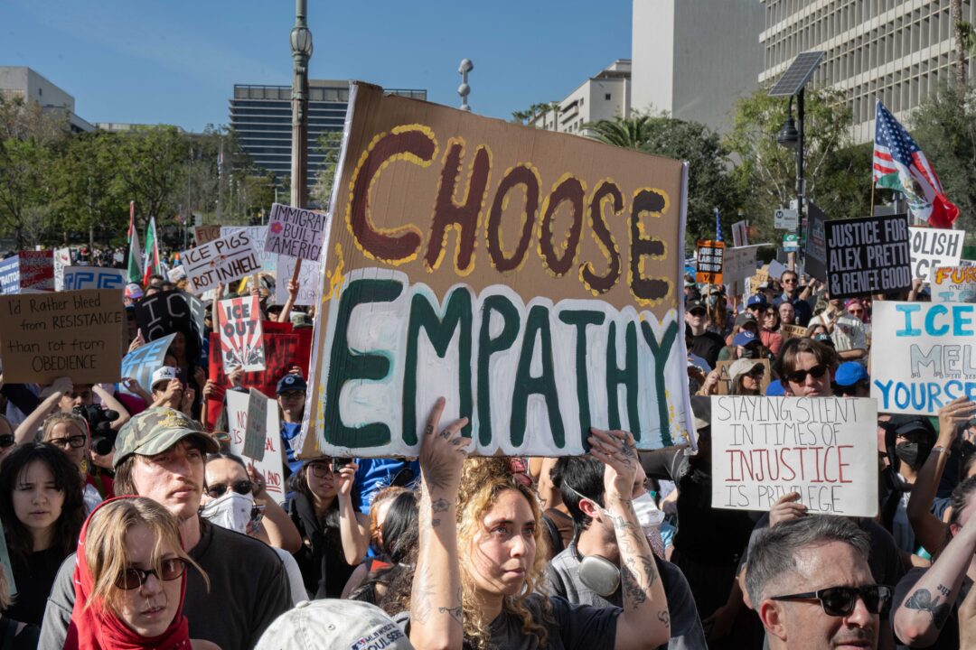 ICE Under Pressure: Gary Leonard’s Photo Journalist Review of Weekend of Resistance ICE Under Pressure: Gary Leonard’s Photo Journalist Review of Weekend of Resistance