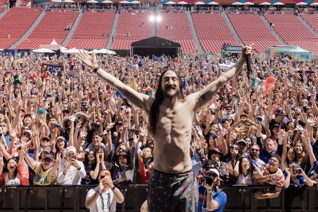 FIFA FAN FEST! Waves of Brightly Colored Jerseys at Los Angeles Coliseum
