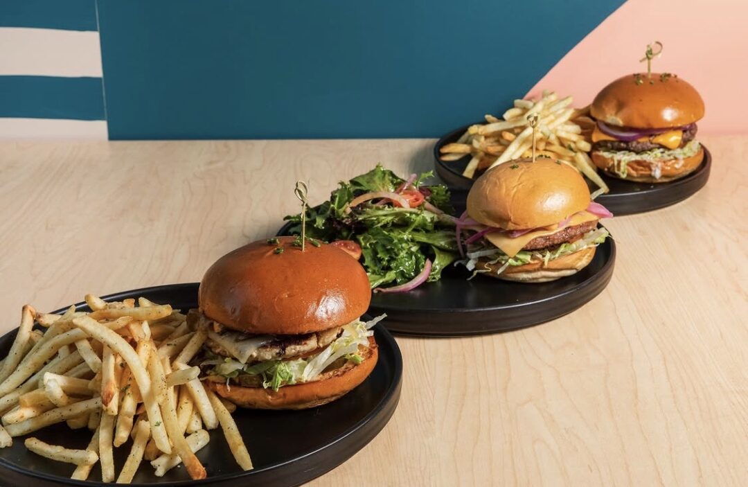 DTLA Home for the Holidays: 10 Great Reasons Why 33 Taps Stays Winning!